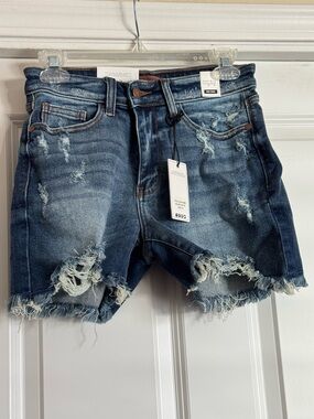 New Judy Blue Size Medium Mid Rise Distressed Denim Jean Shorts JB152103MD